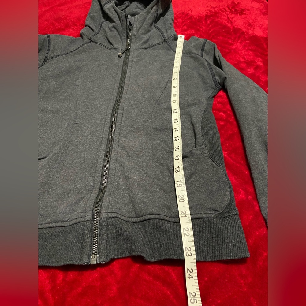 Lululemon Sz 6 fan favorite signature hoodie the perfect pre post workout layer - Picture 11 of 17